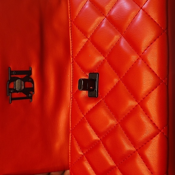Badgley Mischka Red Crossbody Bag with Quilted Design - Picture 7 of 14